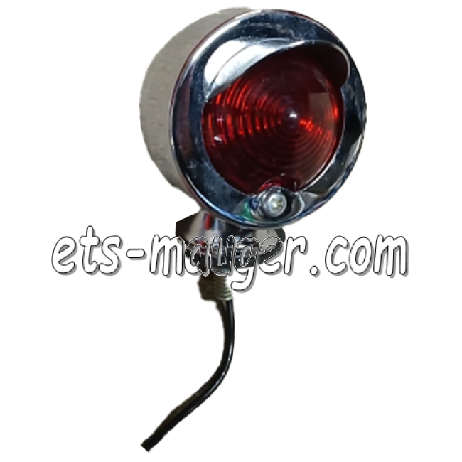 Feu chrome rouge avec casquette